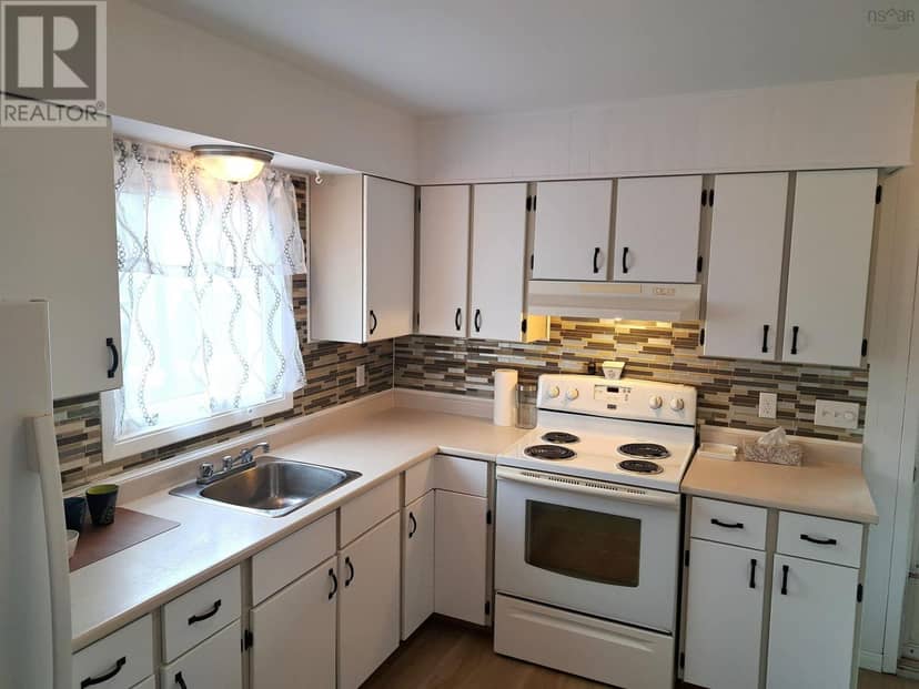 3 Robertson Crescent — photo 15 of 35