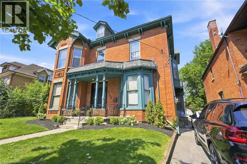 132 EMERALD Street S — photo 3 of 40