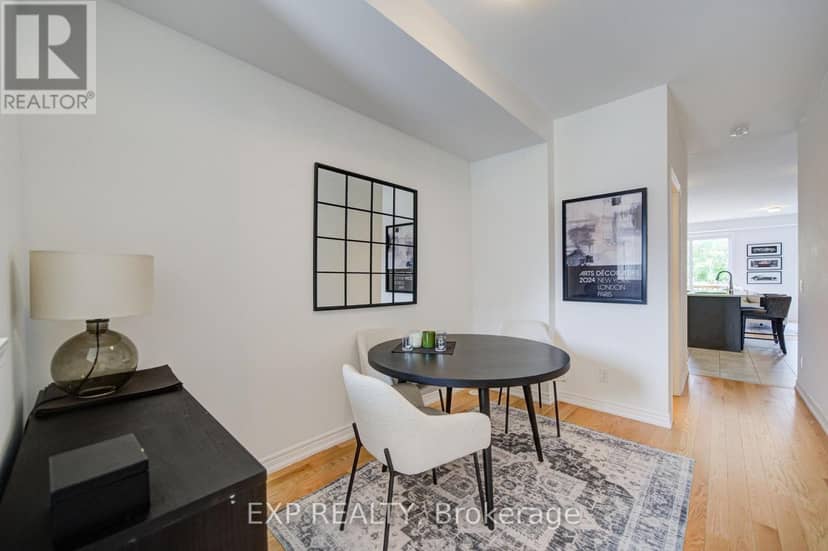 29 Sorbara Way, Whitby, photo 3