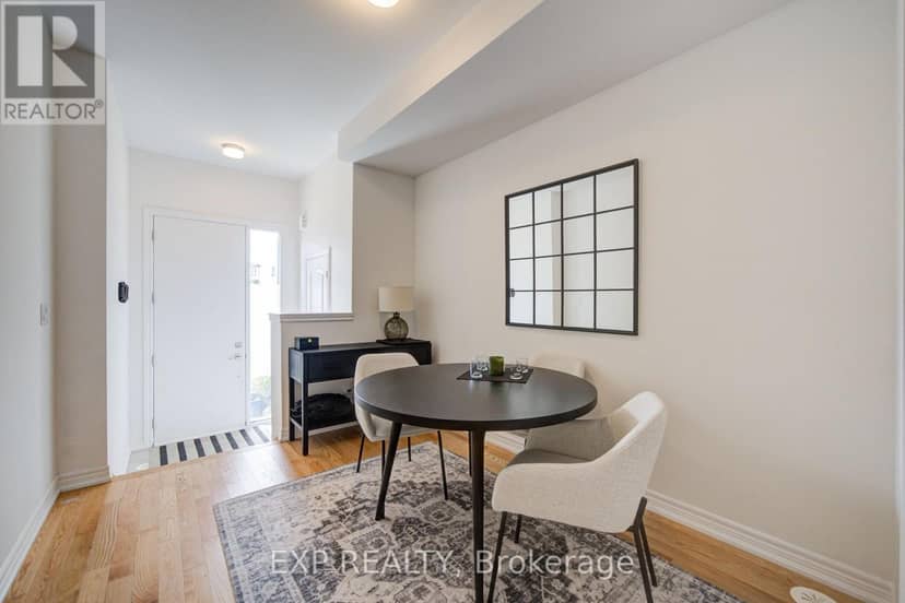 29 Sorbara Way, Whitby, photo 4