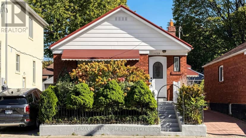 1159 Woodbine Avenue, Toronto, photo 2