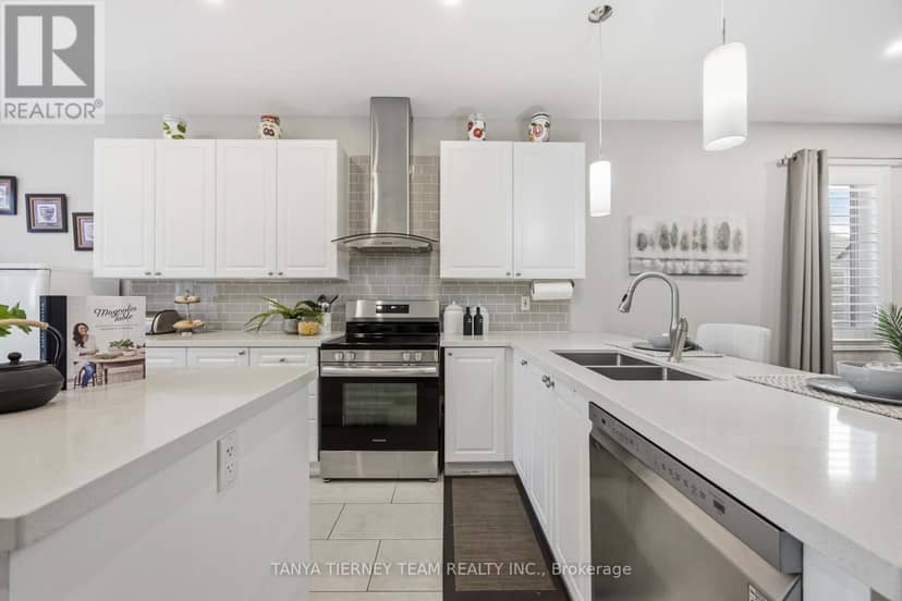 47 Mikayla Crescent — photo 19 of 40