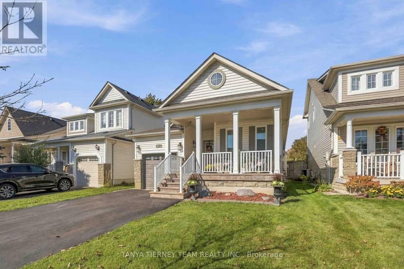 47 Mikayla Crescent, Whitby, photo 2