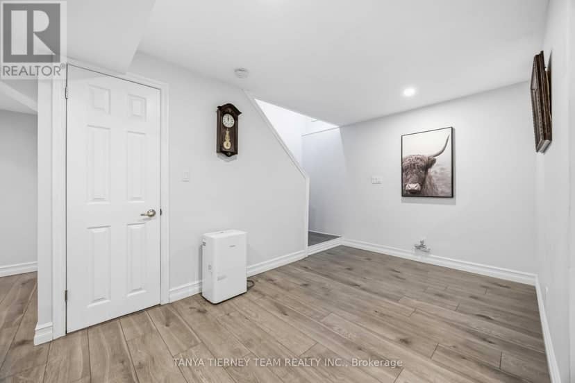 47 Mikayla Crescent — photo 32 of 40