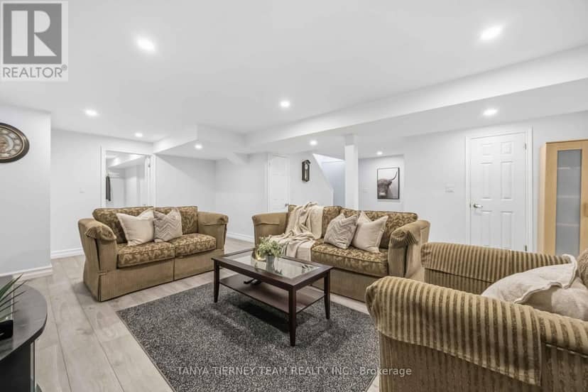 47 Mikayla Crescent — photo 35 of 40