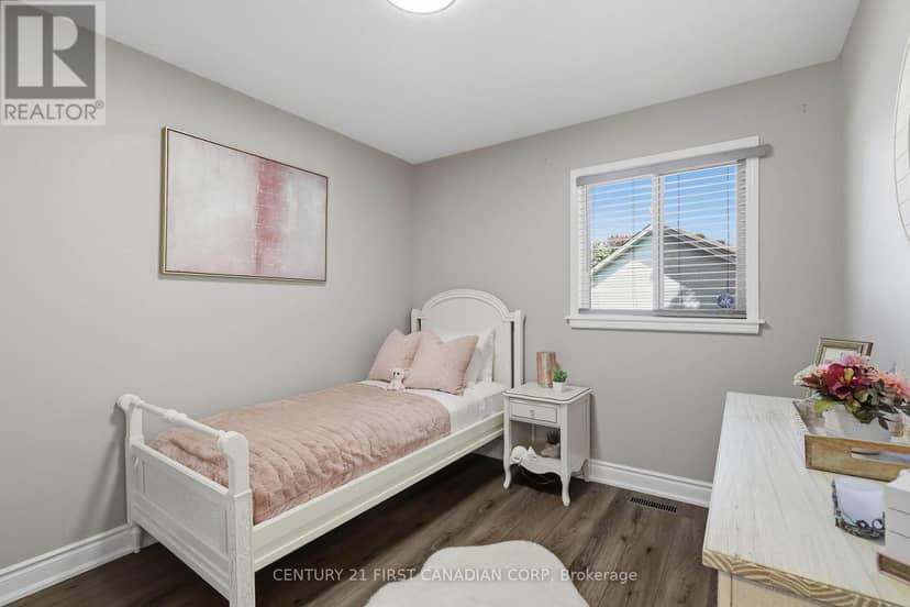 546 Talltree Crescent — photo 31 of 40