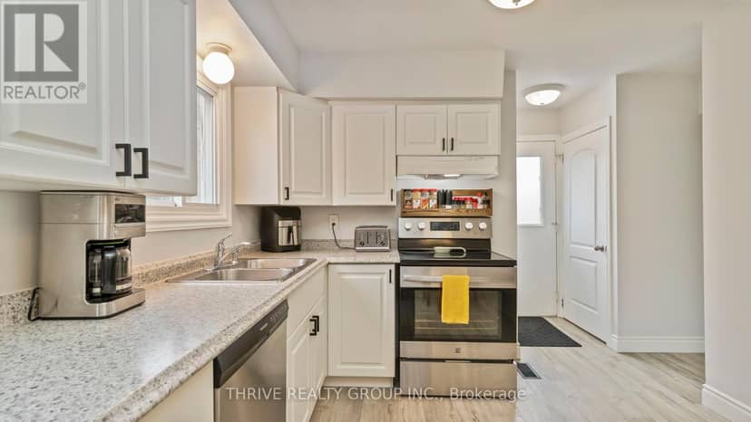 83 Scotchmere Crescent — photo 11 of 35