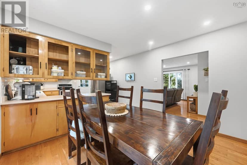 21 Kimara Drive — photo 14 of 37