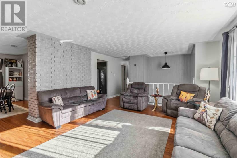 11 Riverview Crescent — photo 13 of 40