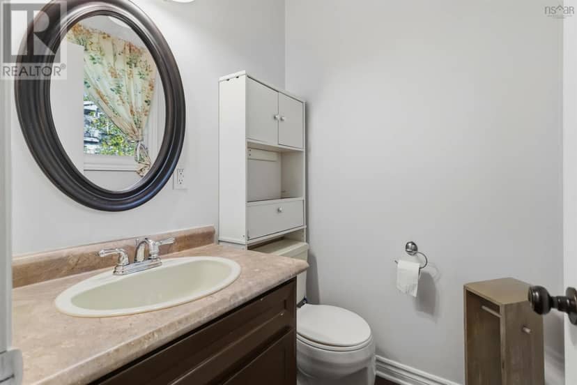 11 Riverview Crescent — photo 17 of 40