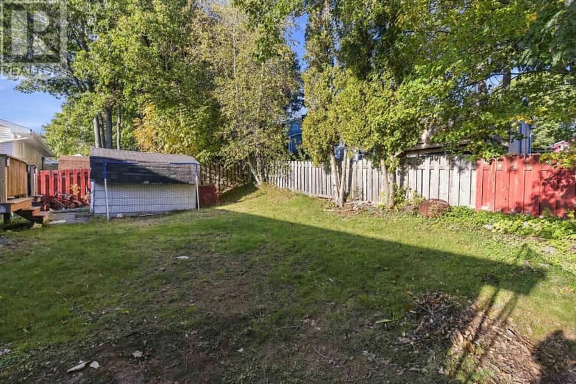 11 Riverview Crescent — photo 35 of 40