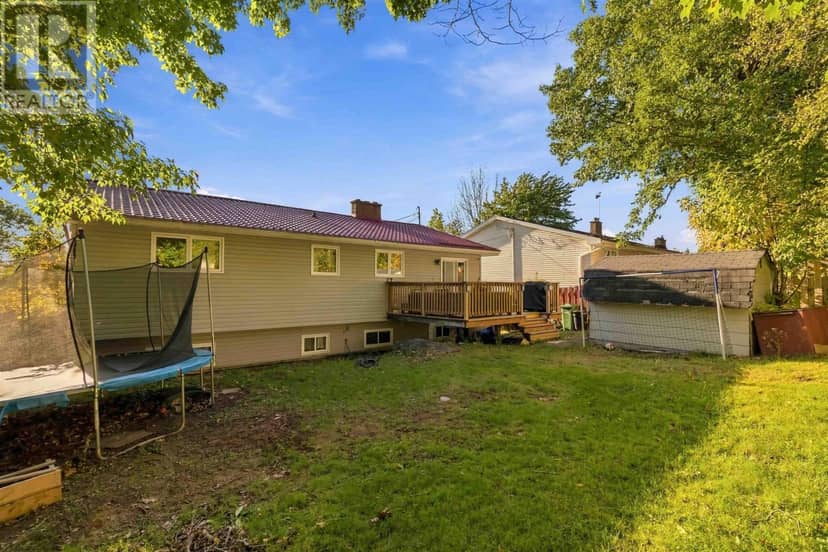 11 Riverview Crescent — photo 36 of 40