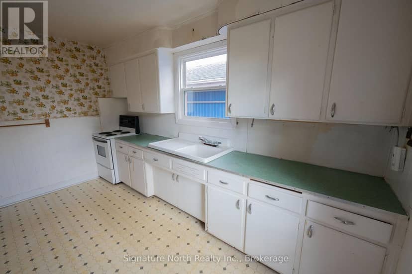 174 Clarke Street — photo 18 of 37