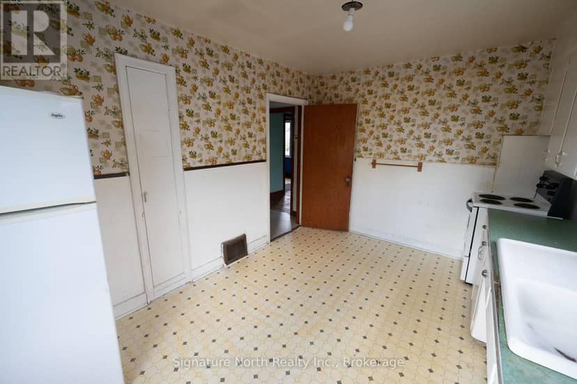 174 Clarke Street — photo 19 of 37