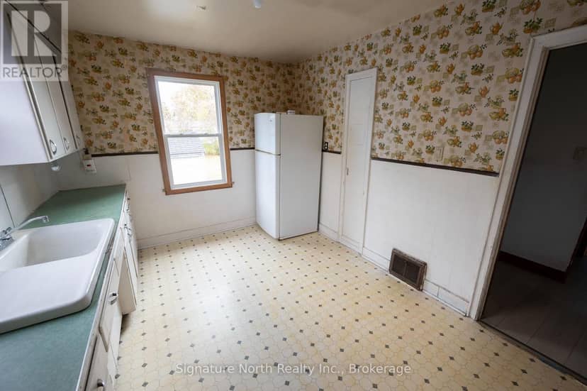 174 Clarke Street — photo 20 of 37