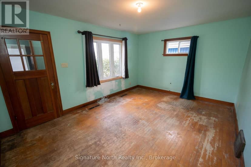 174 Clarke Street — photo 9 of 37