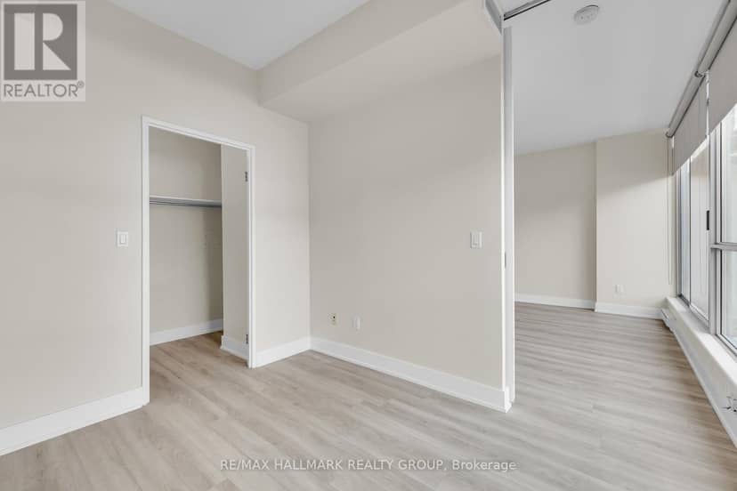 210 - 180 York Street — photo 10 of 25