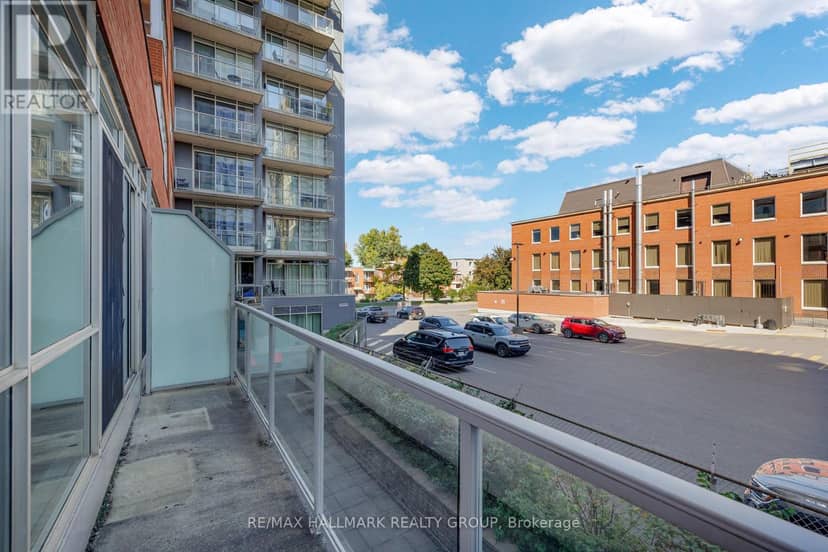 210 - 180 York Street — photo 13 of 25