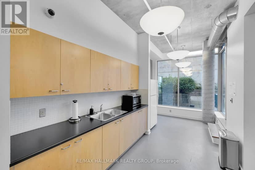 210 - 180 York Street — photo 17 of 25