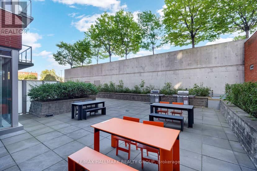 210 - 180 York Street — photo 18 of 25
