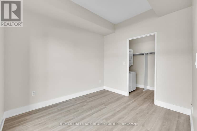 210 - 180 York Street — photo 9 of 25