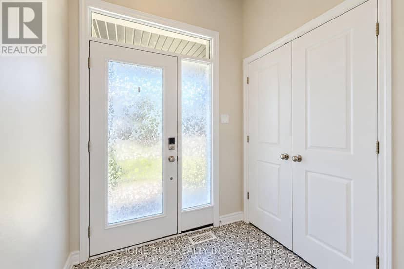 785 Cairn Crescent, Ottawa, photo 3