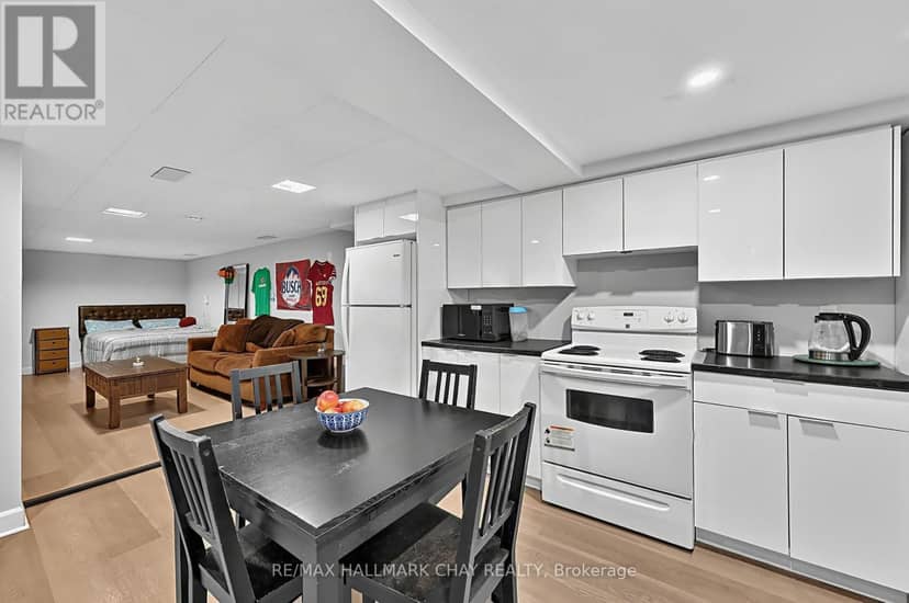 90 Roxborough Road — photo 19 of 30