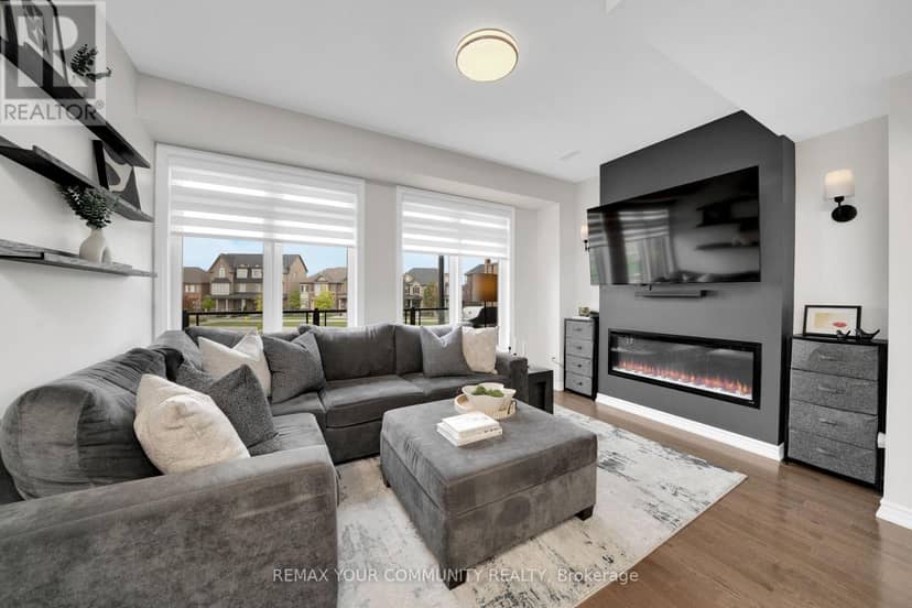 104 Holyrood Crescent — photo 10 of 40