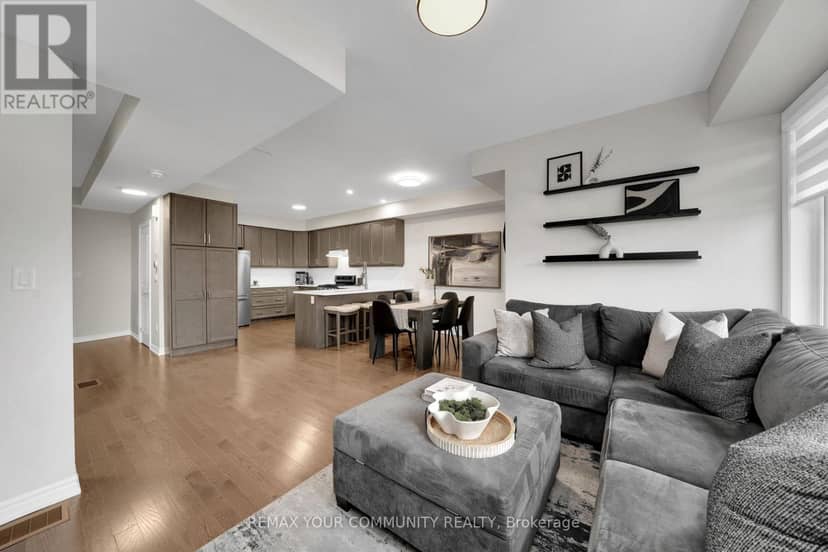 104 Holyrood Crescent — photo 15 of 40