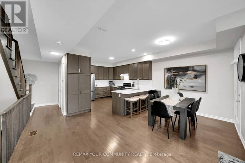 104 Holyrood Crescent — photo 16 of 40