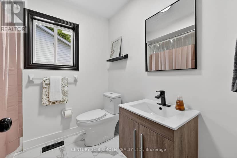 1077 Corrie Street — photo 21 of 38