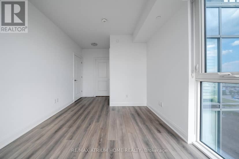 1004 - 10 Gatineau Drive — photo 10 of 23