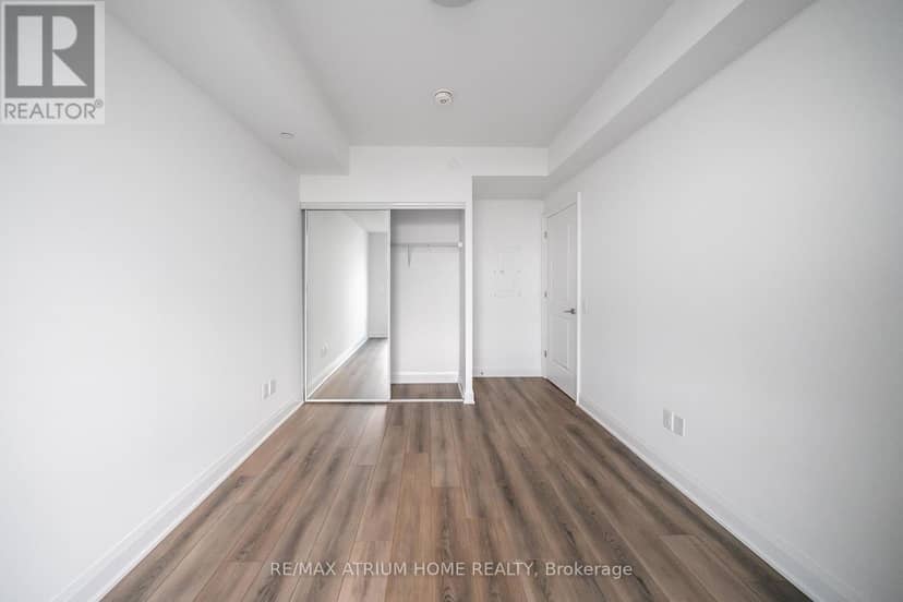 1004 - 10 Gatineau Drive — photo 14 of 23