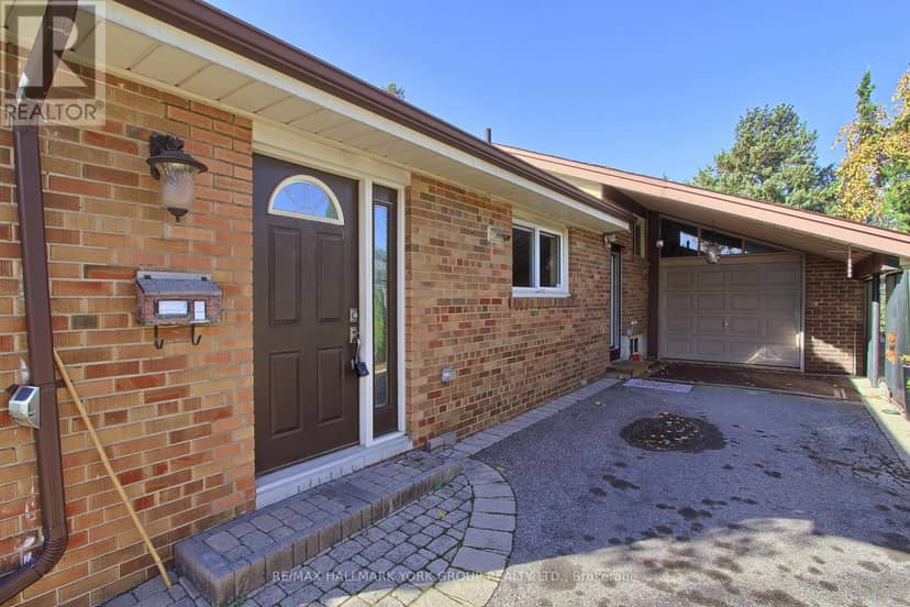 10 Harefield Drive, Toronto, photo 2