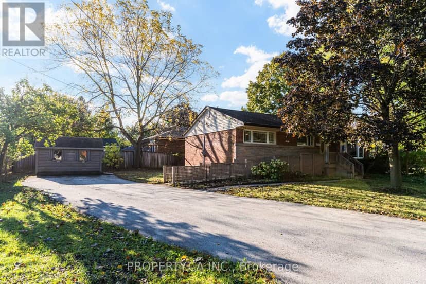 2302 Redfern Road, Burlington