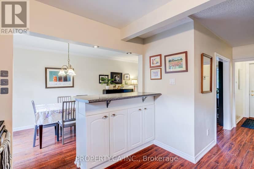2302 Redfern Road — photo 14 of 28