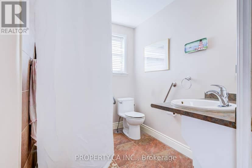 2302 Redfern Road — photo 17 of 28