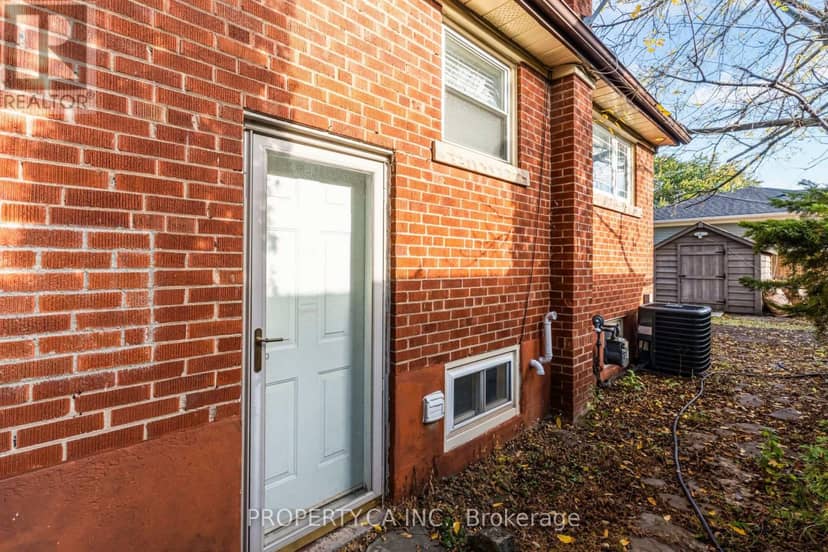 2302 Redfern Road — photo 27 of 28