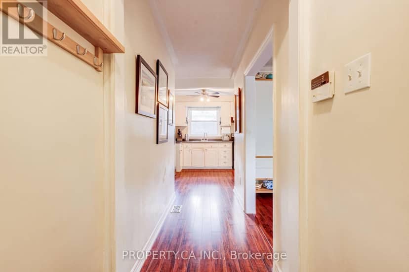 2302 Redfern Road, Burlington, photo 6
