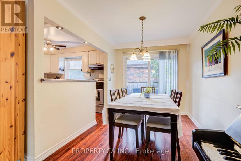 2302 Redfern Road — photo 9 of 28