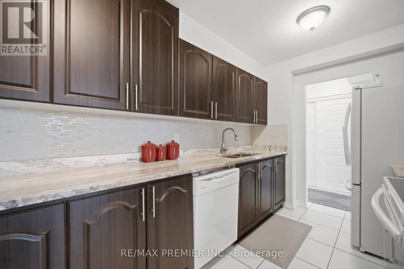 406 - 2825 Islington Avenue — photo 13 of 23