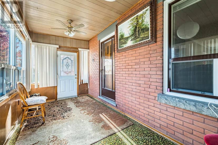85 West Street, Brampton, photo 3