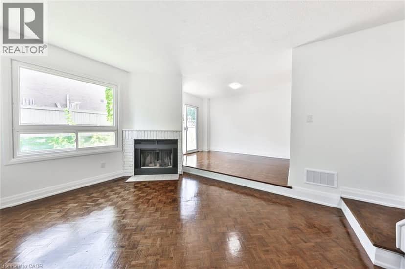 4635 REGENTS Terrace Unit# 2 — photo 11 of 36