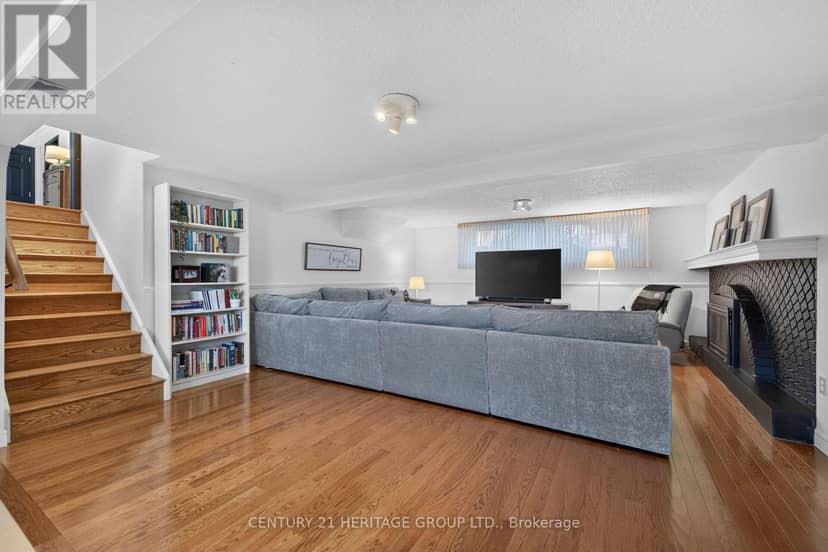 19 Meadowbrook Crescent — photo 32 of 40