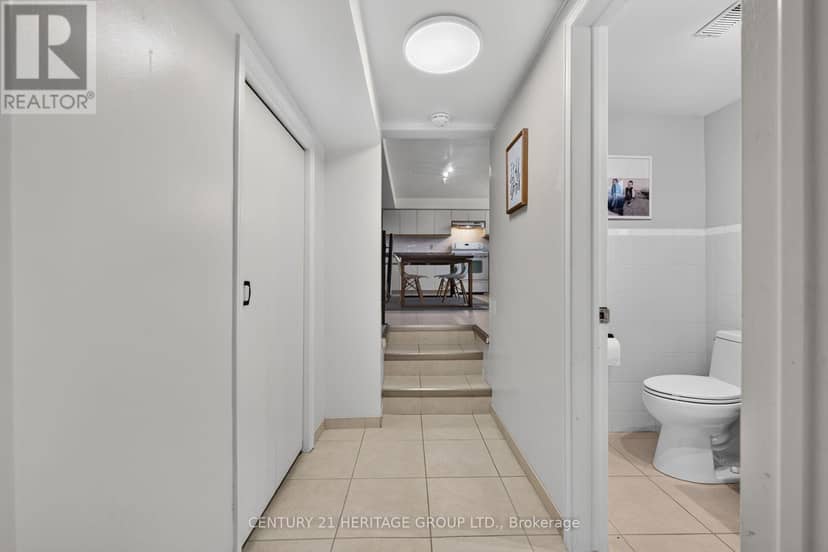 19 Meadowbrook Crescent — photo 35 of 40