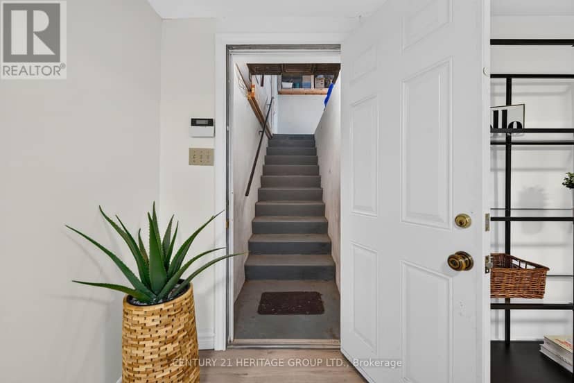 19 Meadowbrook Crescent — photo 40 of 40