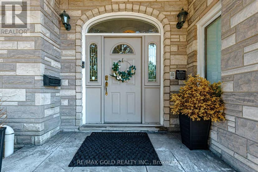 108 Montmorency Drive — photo 2 of 40