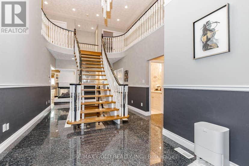 108 Montmorency Drive — photo 4 of 40