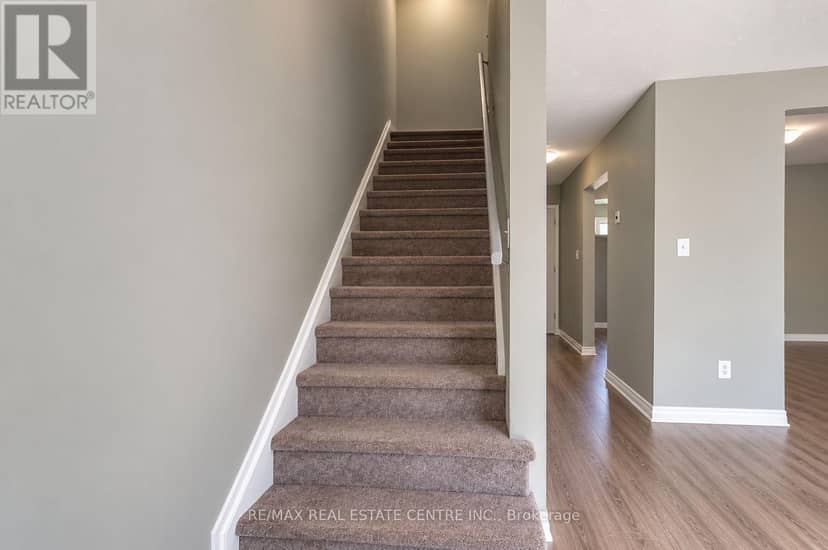 27 Woodman Drive N — photo 16 of 40