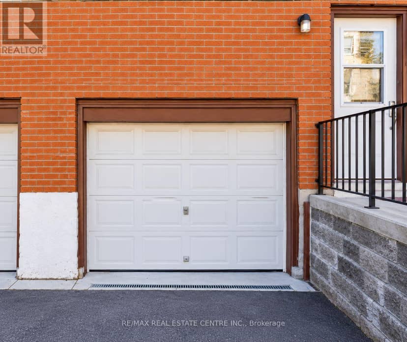 27 Woodman Drive N, Hamilton, photo 2